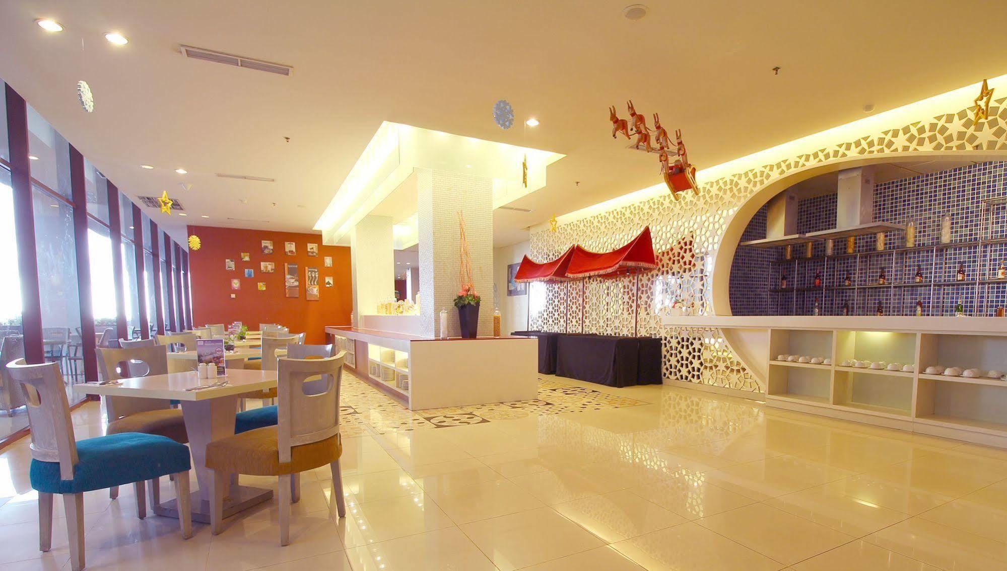 Mercure Padang Exterior foto